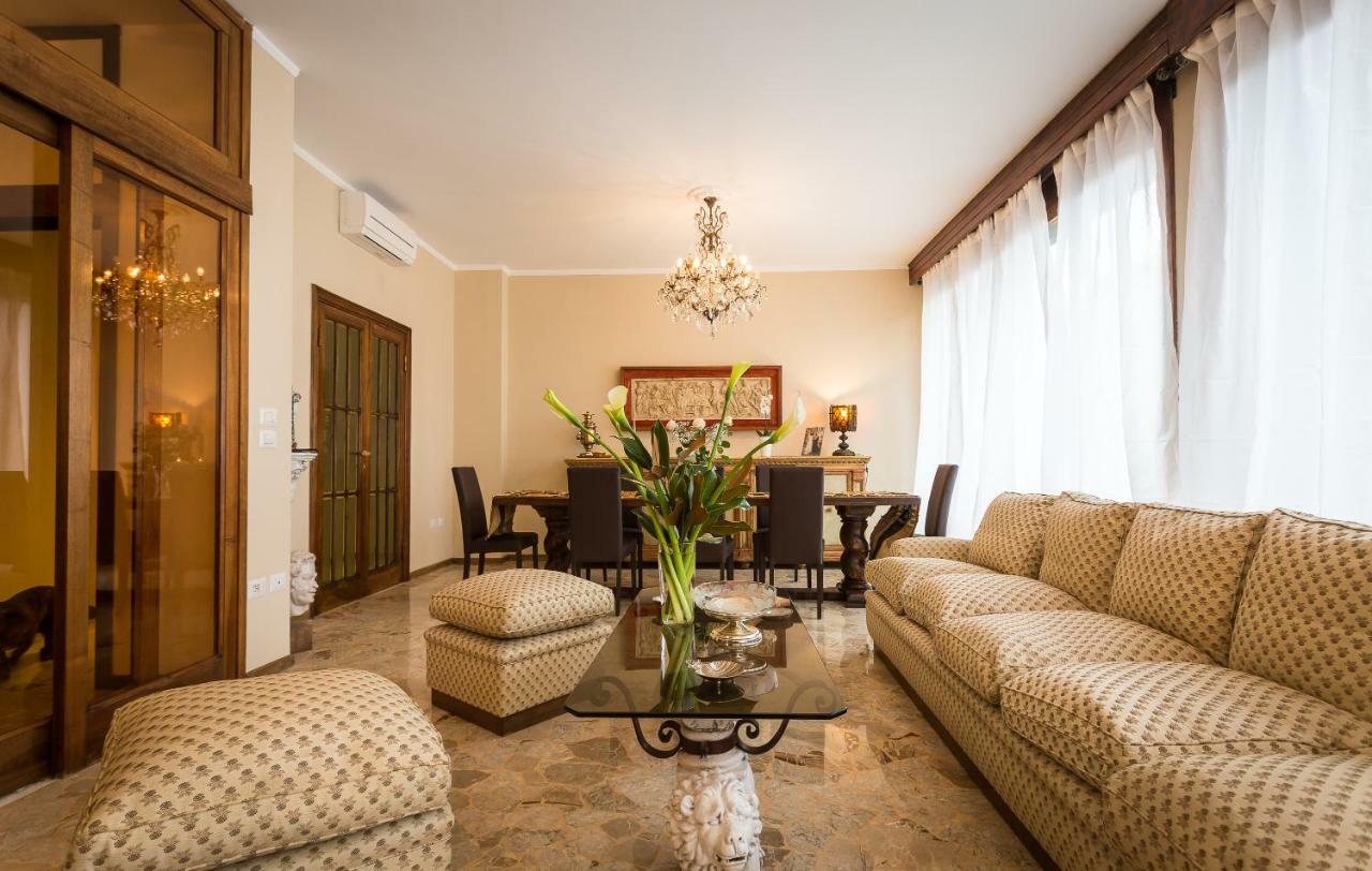 Ferrhouse Charm In Florence Two Lifts Luaran gambar